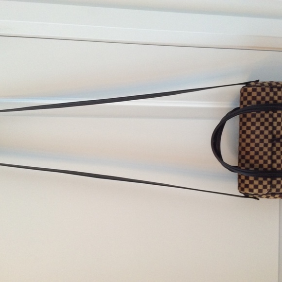 Louis Vuitton Purse - Picture 12 of 16
